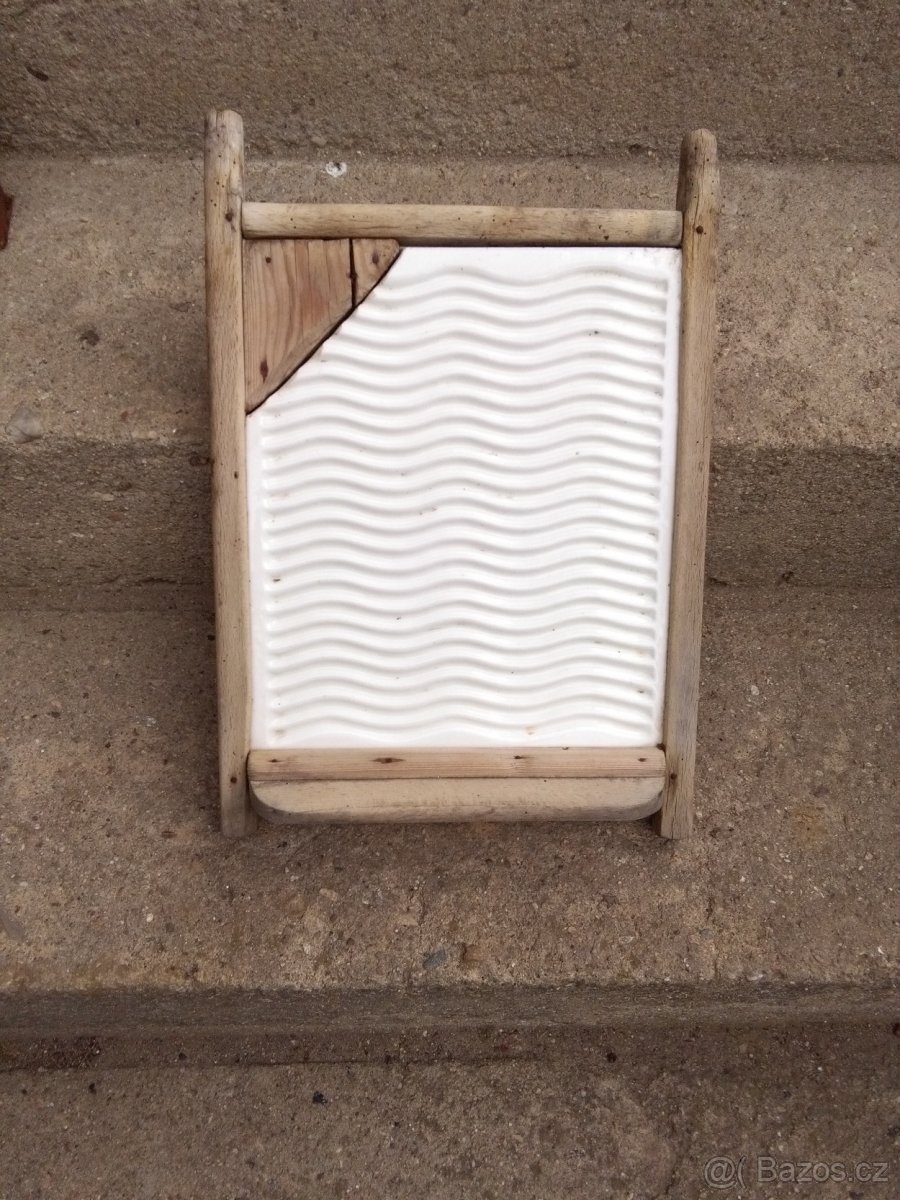 Valcha porcelánová