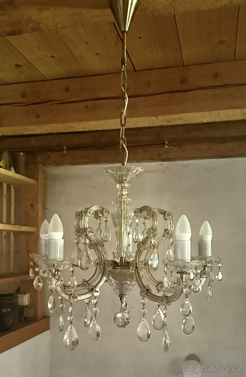 Křišťálový lustr