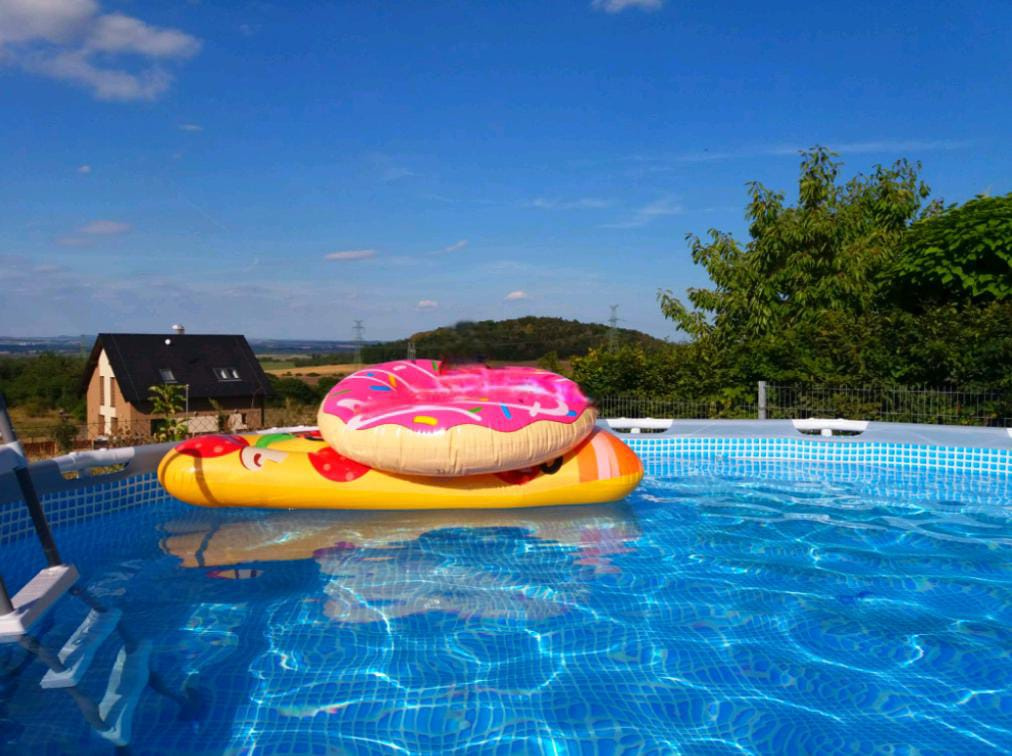 2xnadzemní kruhový bazén INTEX a Swing pools včetně filtrace