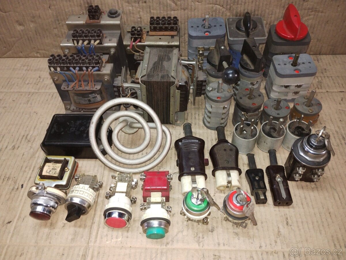 Vypínače,zástrčky.