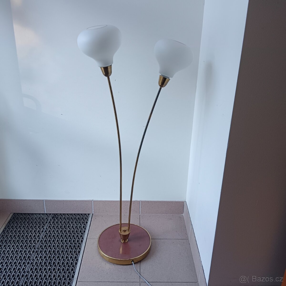 Podlahová lampa Brusel