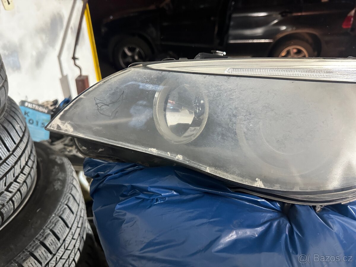Prodám levé světlo na bmw e60/61 dynamický xenon