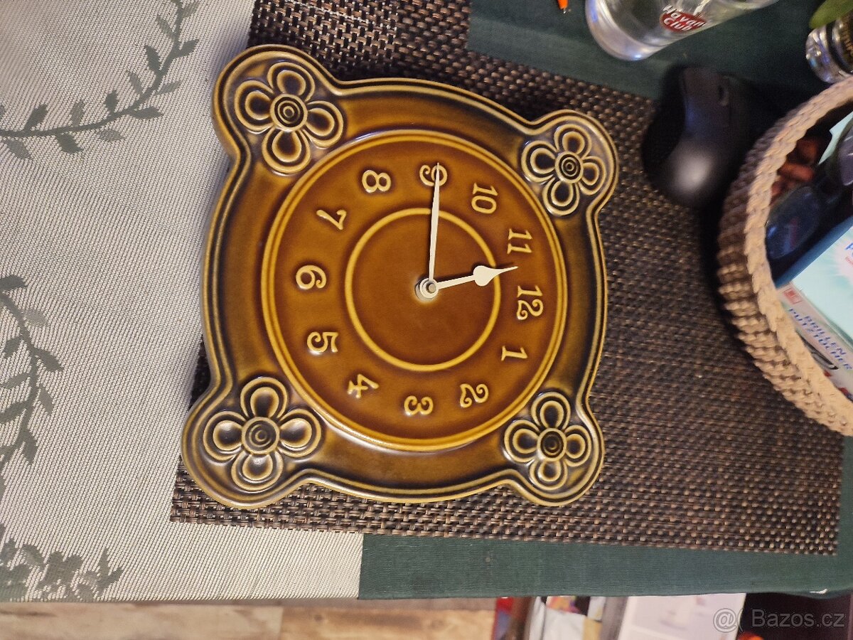 Hodiny porcelán Ditmar Urbach