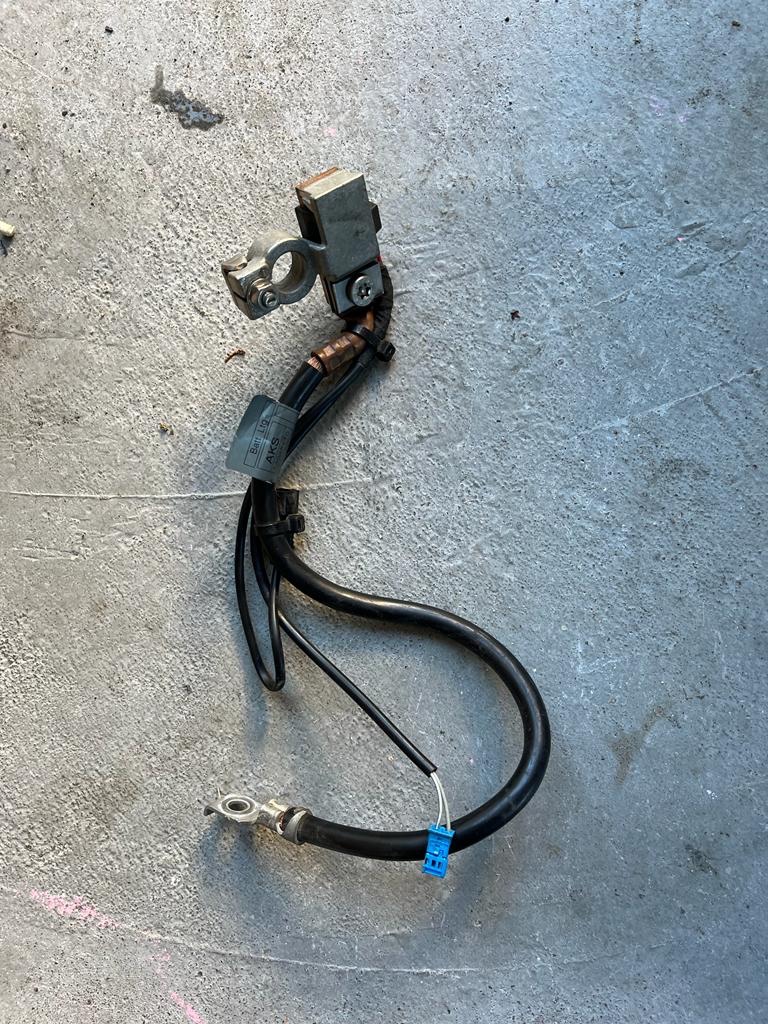 Bmw e60 e61 ibs kabel - mínusový kabel před FL - i po FL