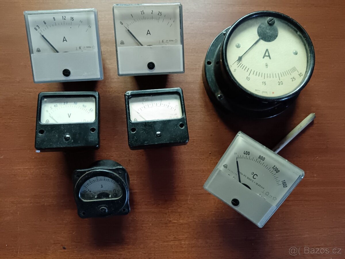 Nabízím měřící přístroje V a A