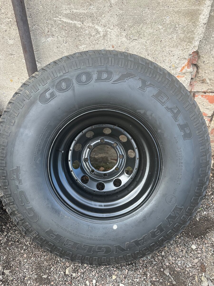 16.5” 8x165. Mangels