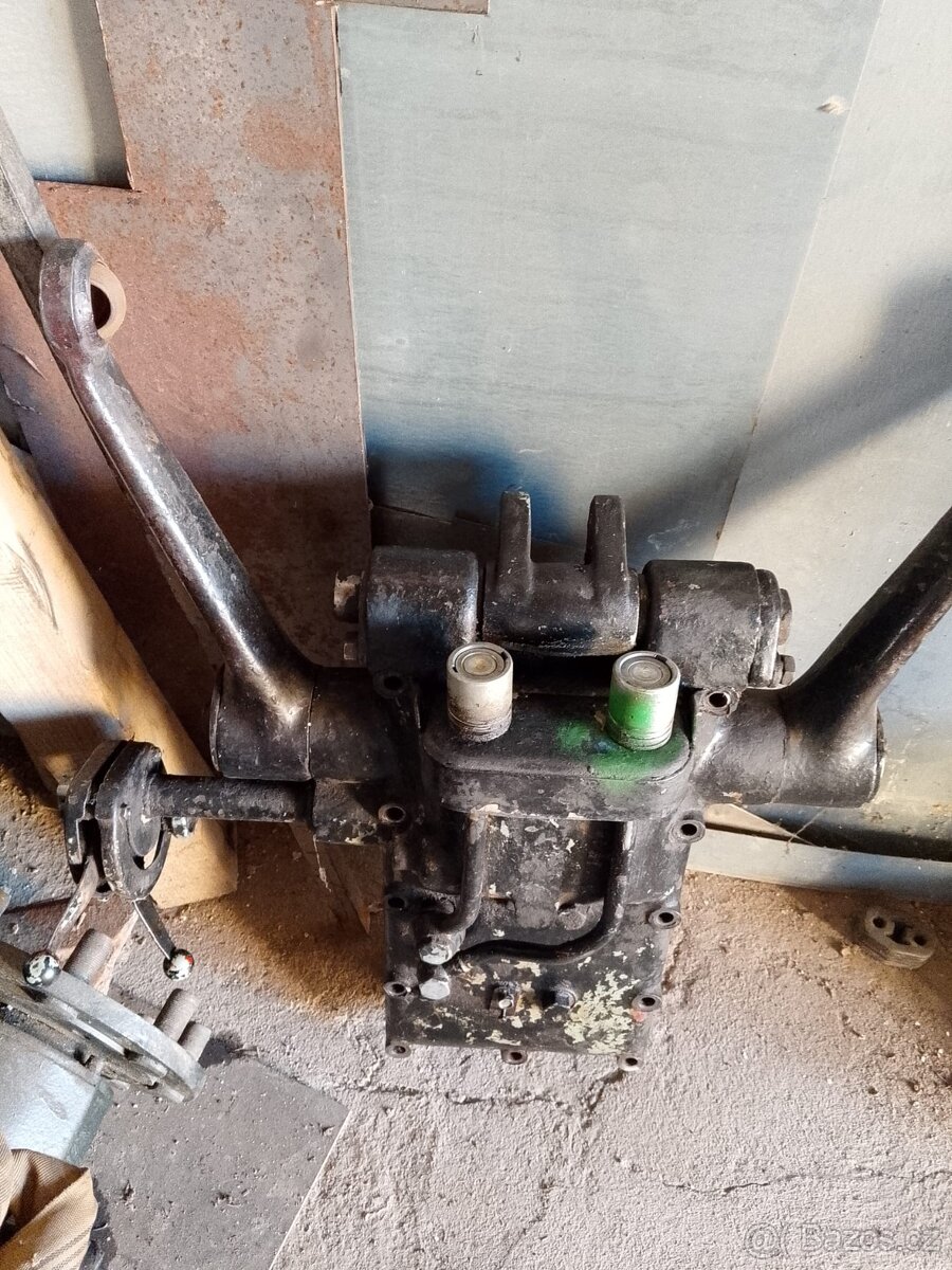 Víko hydrauliky Zetor 4011
