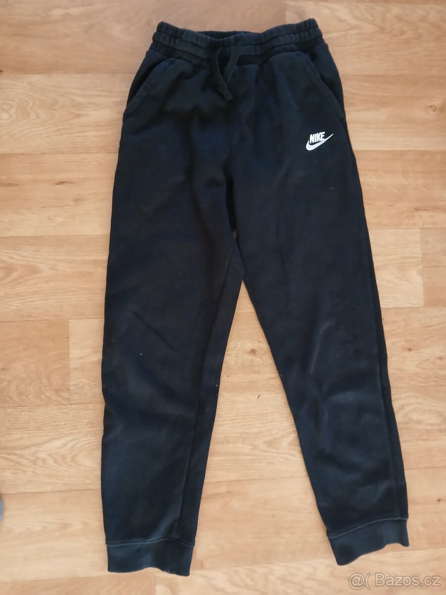 Tepláky NIKE
