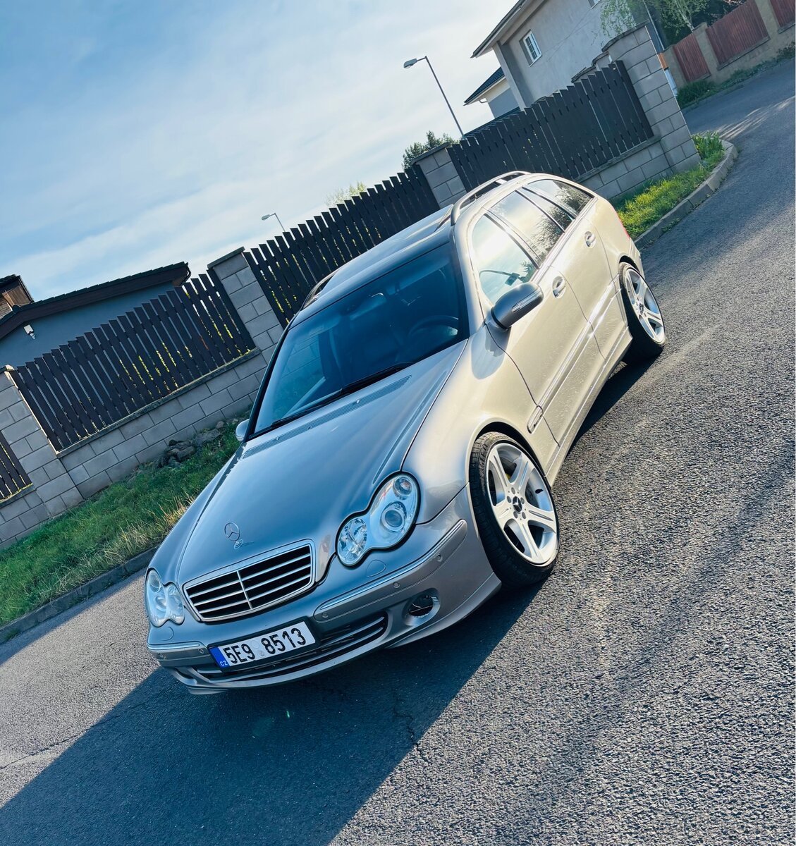 Mercedes-Benz W203 C320