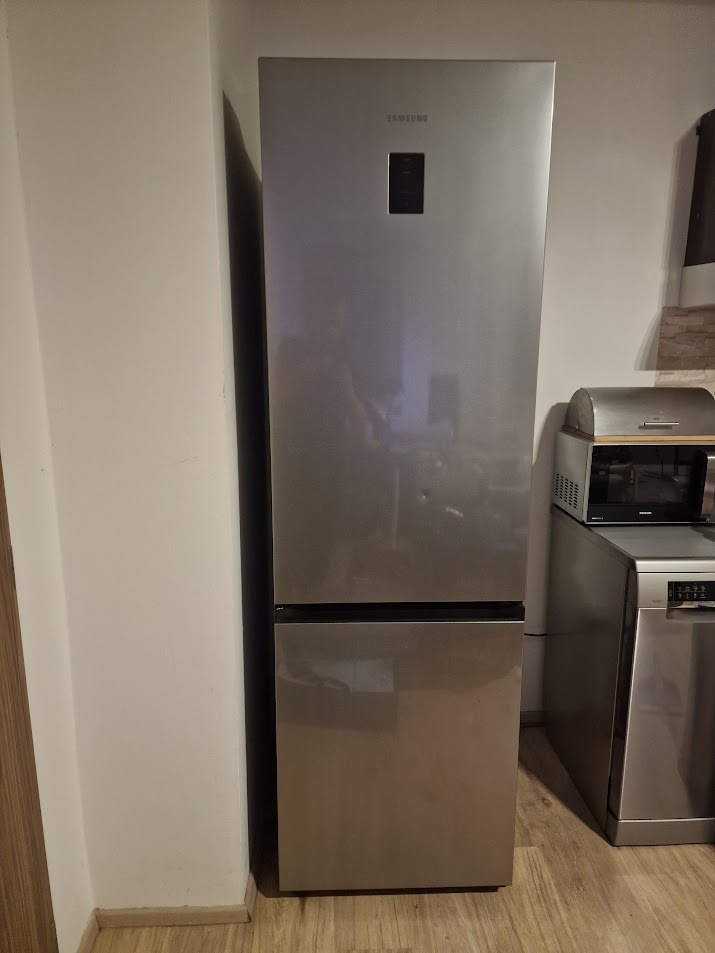 Lednice Samsung 2021, C, 166 kWh/rok, 35 dB