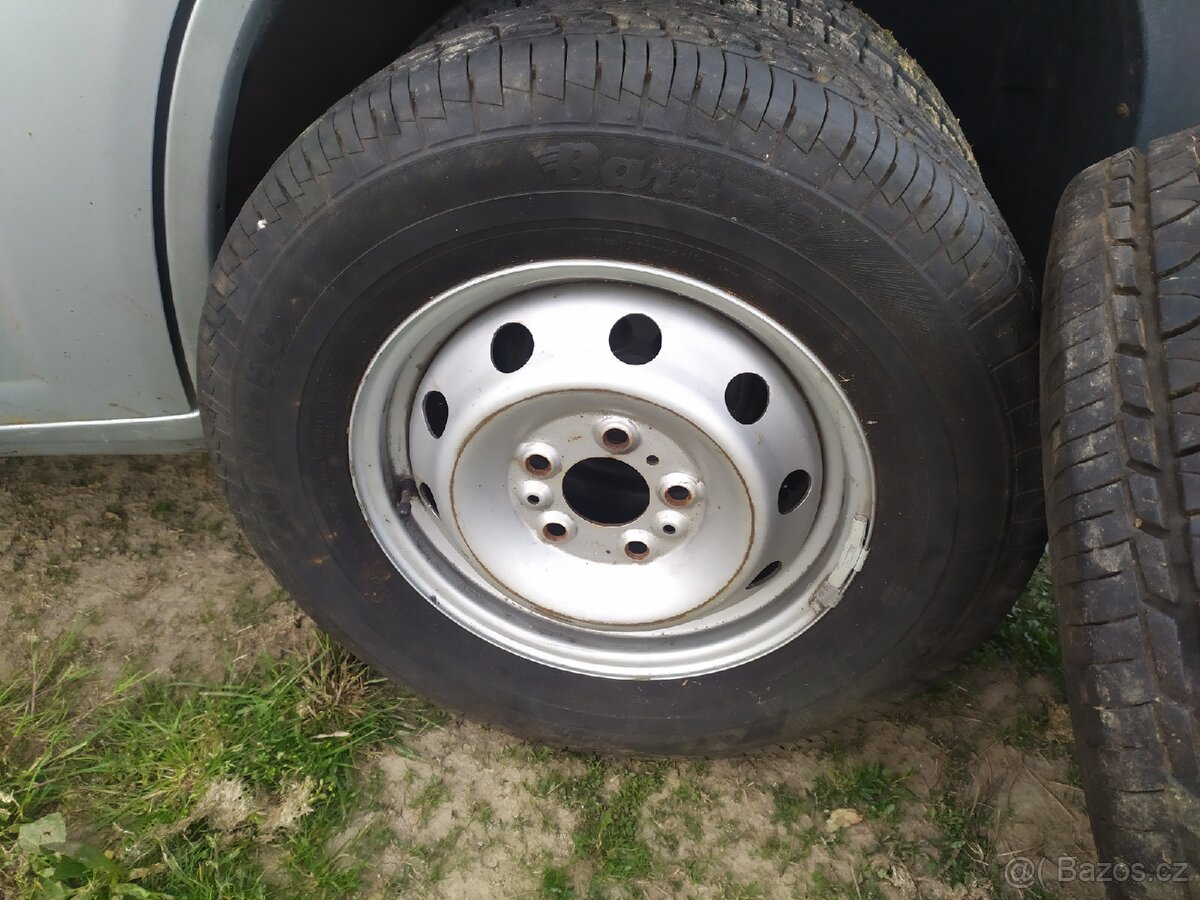 Zánovní pneu 215/70R15C 8,5mm Barum