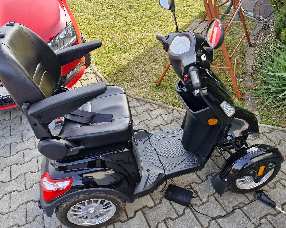Elektrický čtyřkolový skútr 4GO,500 W , 60 V 25 km/h