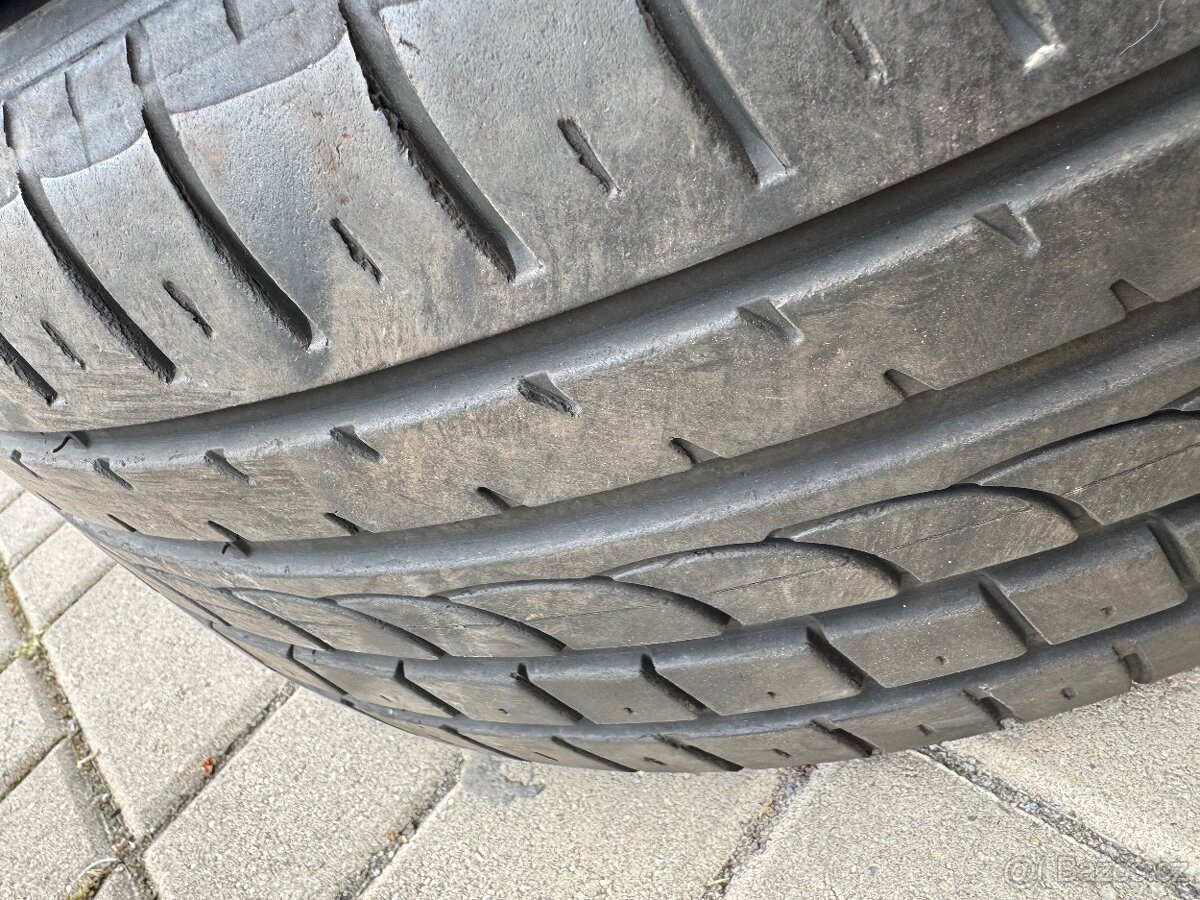 2x 235/55 R17C VW T5 cca. 60%