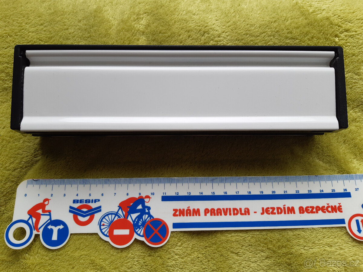 Dopisní vhoz izolovaný s protikusem