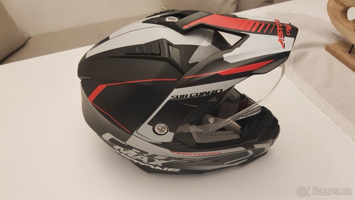 helma,přilba na motorku,přilba na enduro