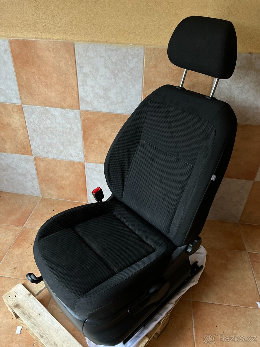 sedačky škoda fabie 1,2