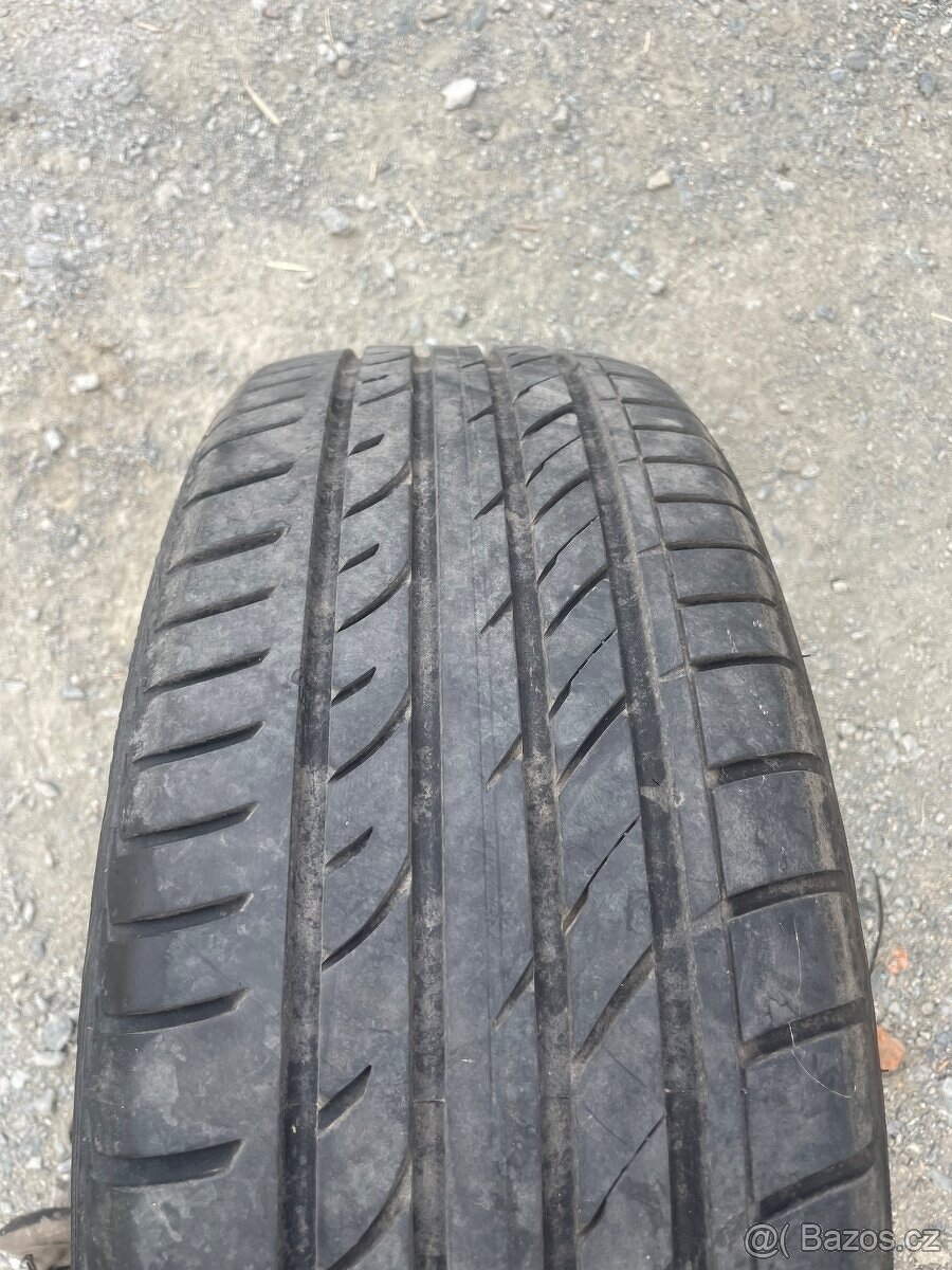 Letní pneu 235/60/18