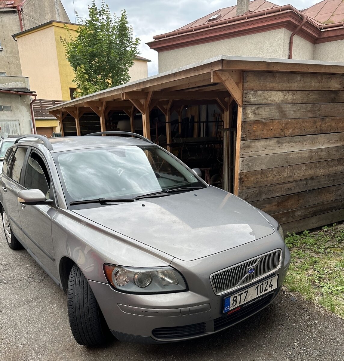 Vovlo v50 2004 najeto 320000km. Bez STK