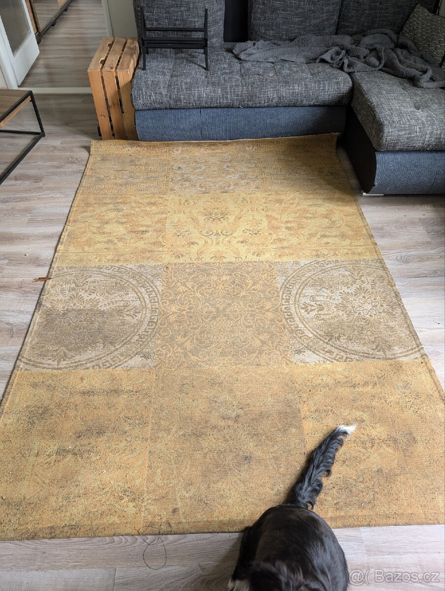 Koberec 180x250