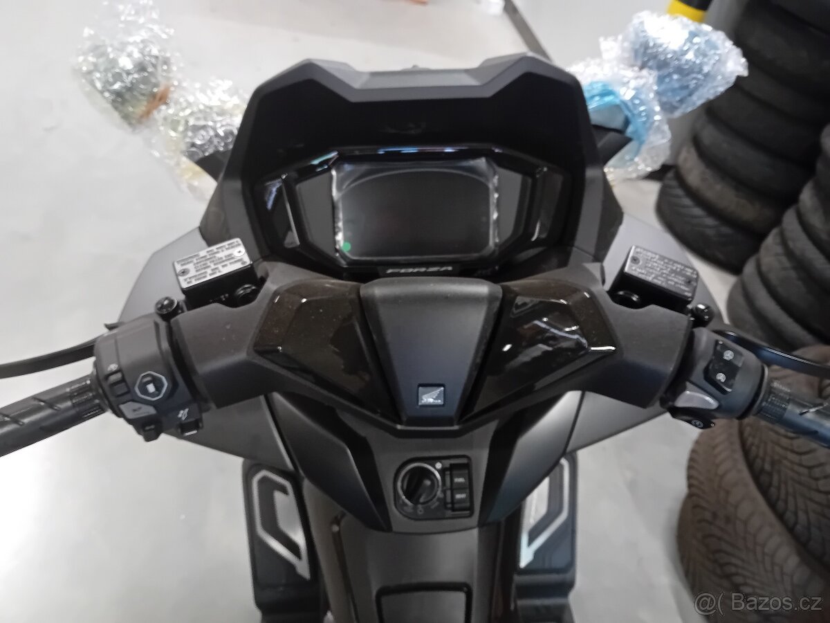 HONDA FORZA 125i SPECIAL EDITION SMART BOX 2025