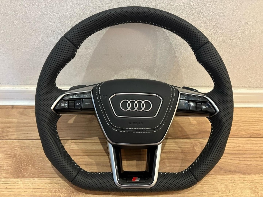 AUDI VOLANT kozeny zkoseny perforovana koža