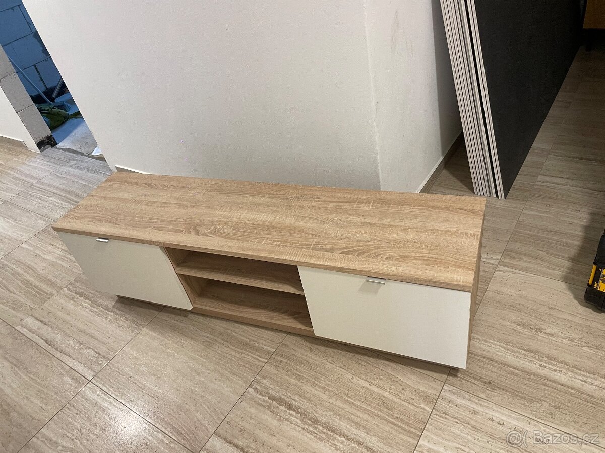 Tv stolek