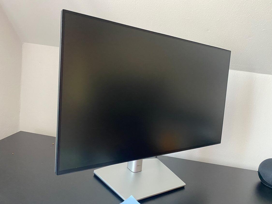 Monitor Dell 23.8" UltraSharp U2422HE