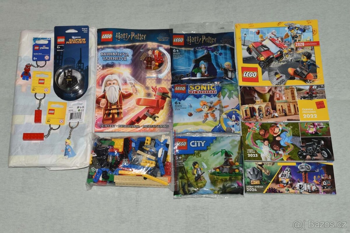 Lego Mix Věcí (Katalogy, Polybagy, Přívěšky, Dílky...)