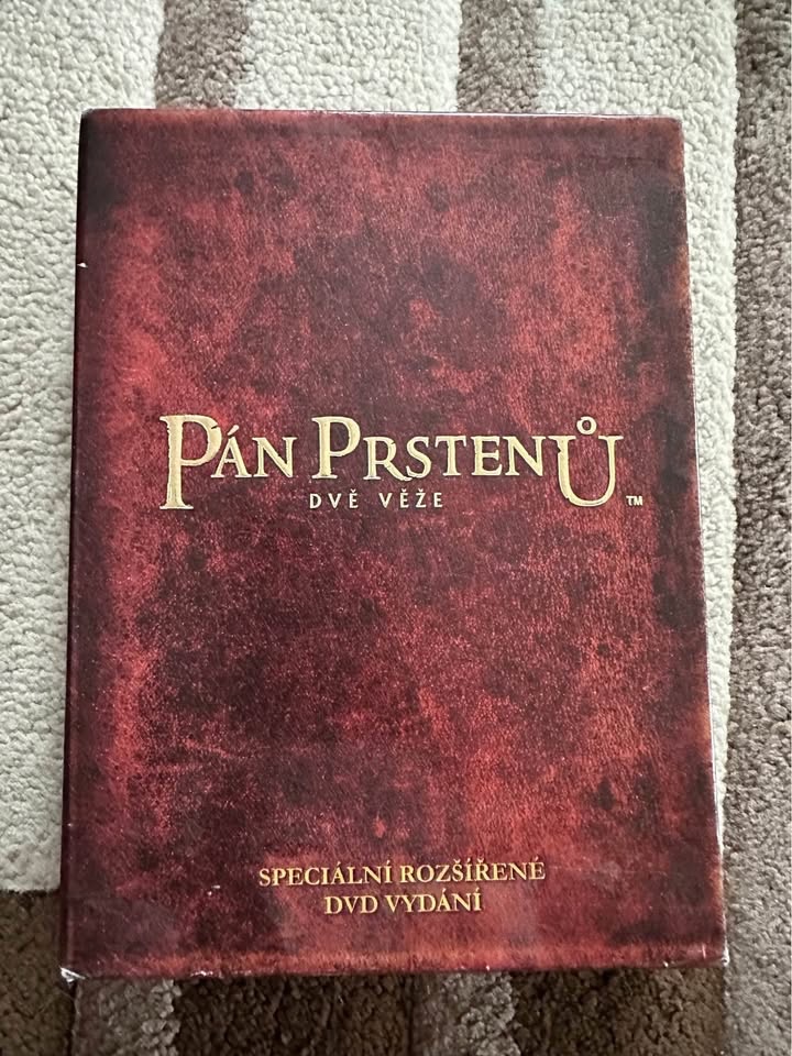 Pán Prstenů Dvě Věže speciální vydání DVD a kniha o Glumovi
