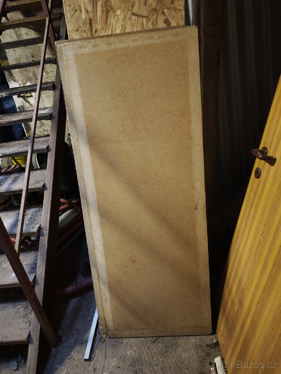 Desky dřevotřískové 16mm 6001600 6ks