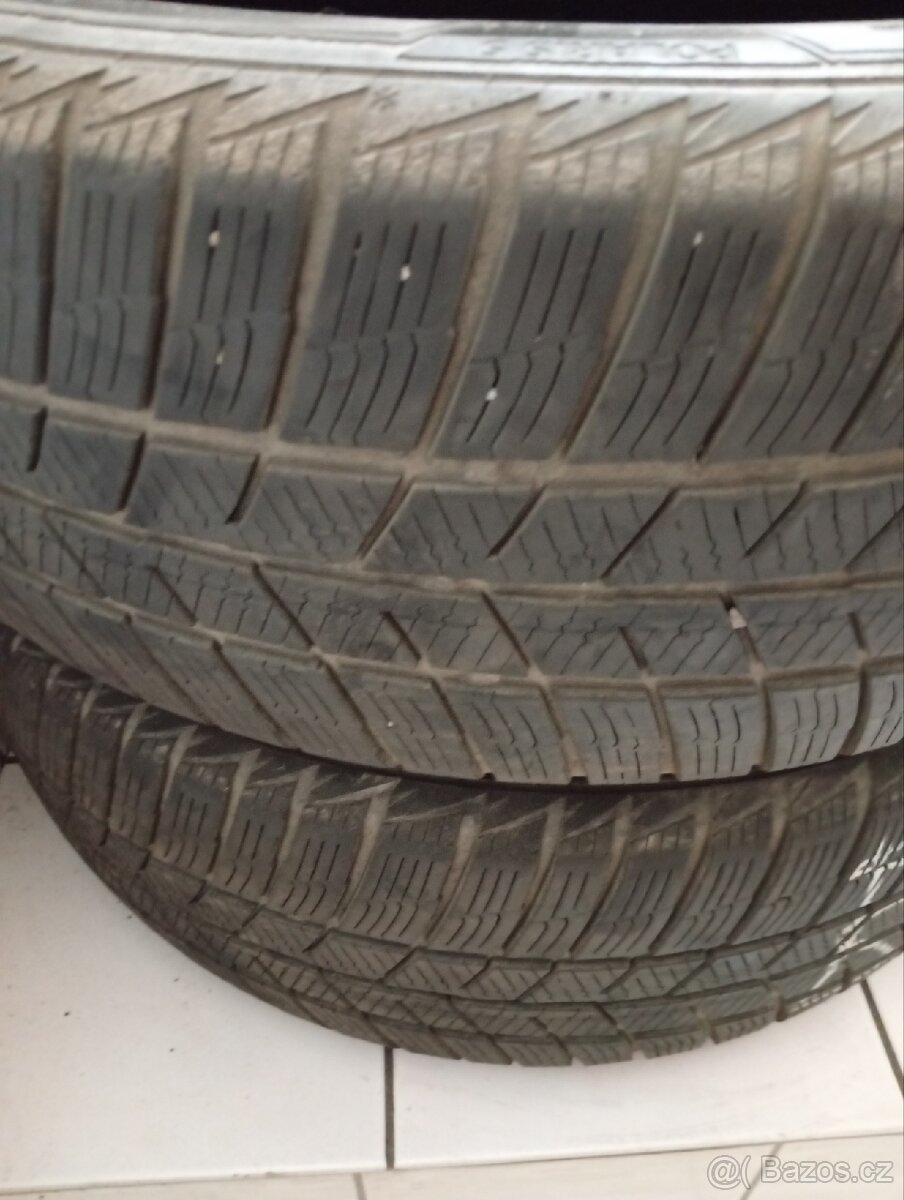 ZIMNÍ 215/60R17