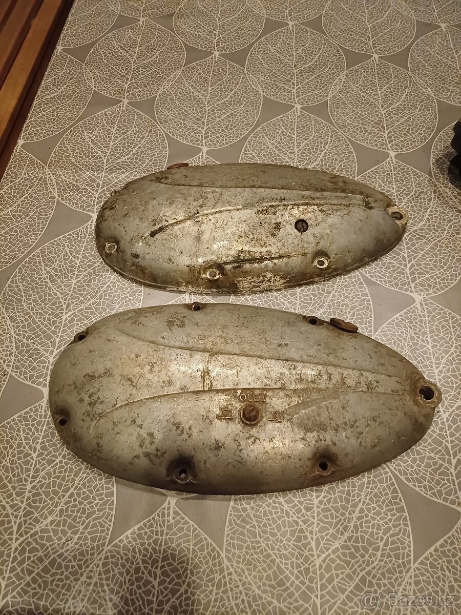 Jawa 550, 555 víko spojky