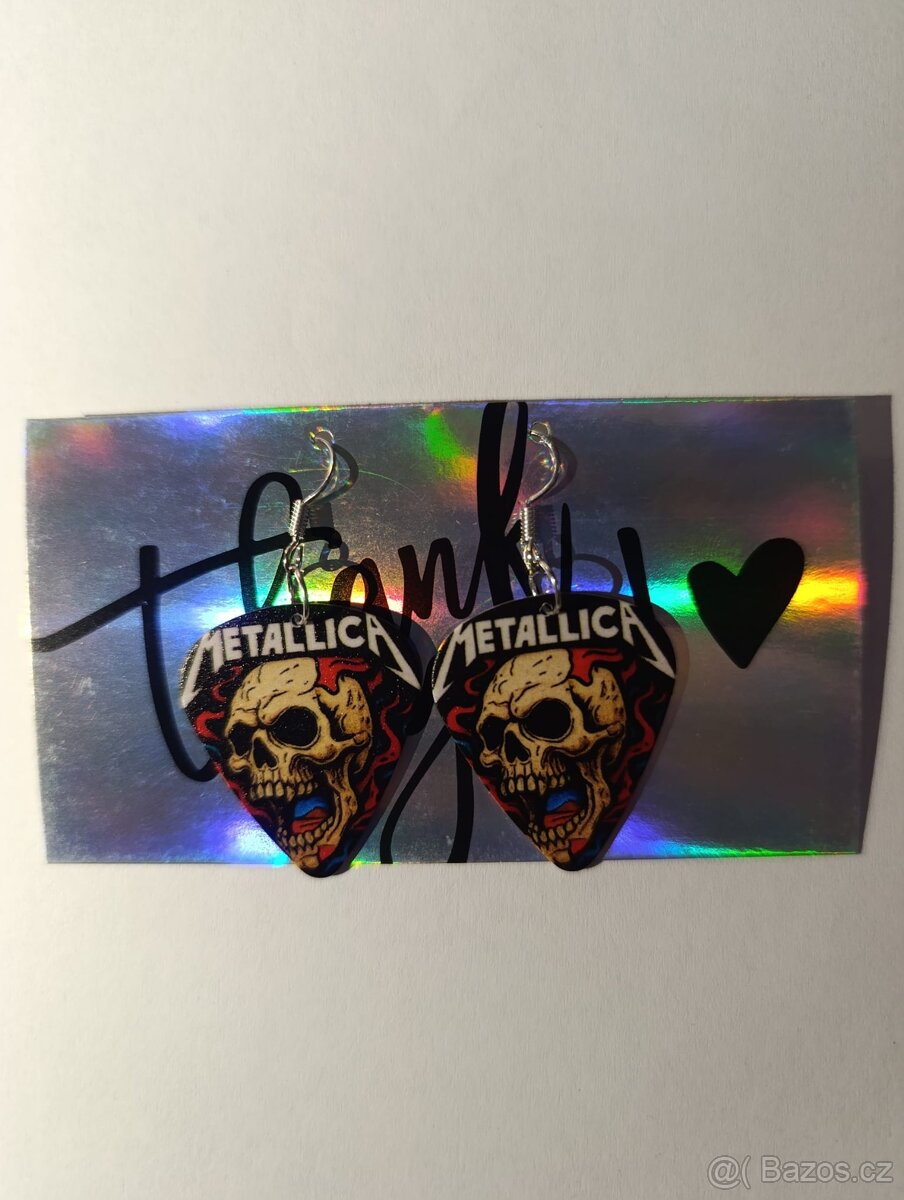 Náušnice z kytarových trsátek