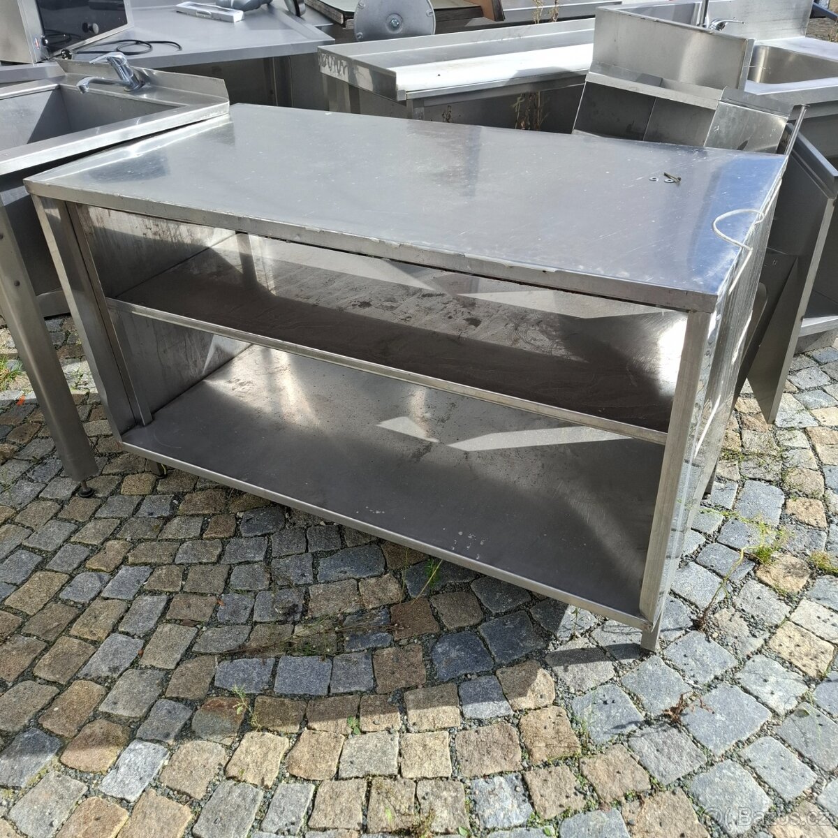 Nerezový stůl 3