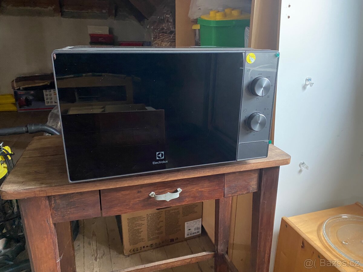 Nová nepoužitá mikrovlnná trouba