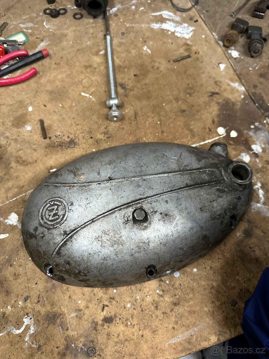 Víko motoru Čz 150C