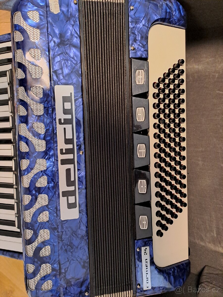 Prodám akordeon Delicia Carmen 24