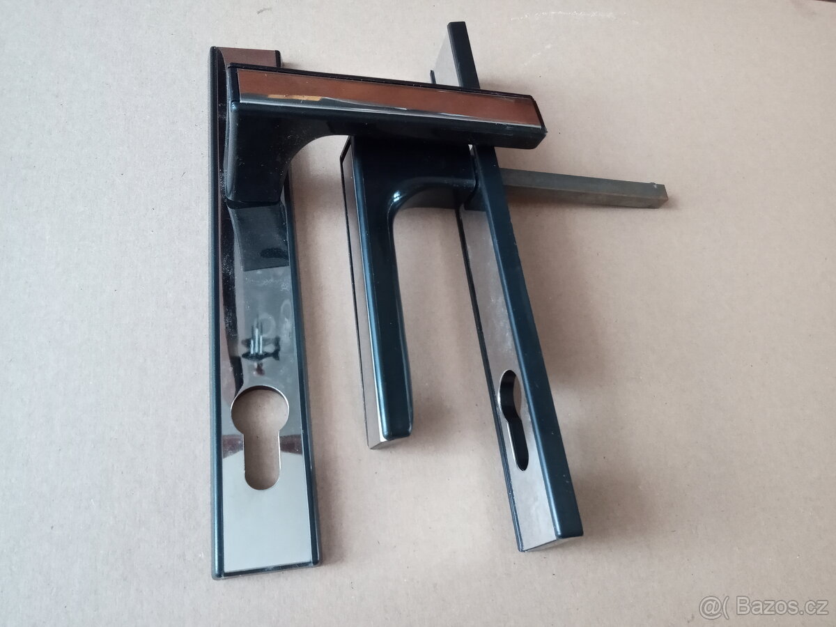 Prodám dveřní kování