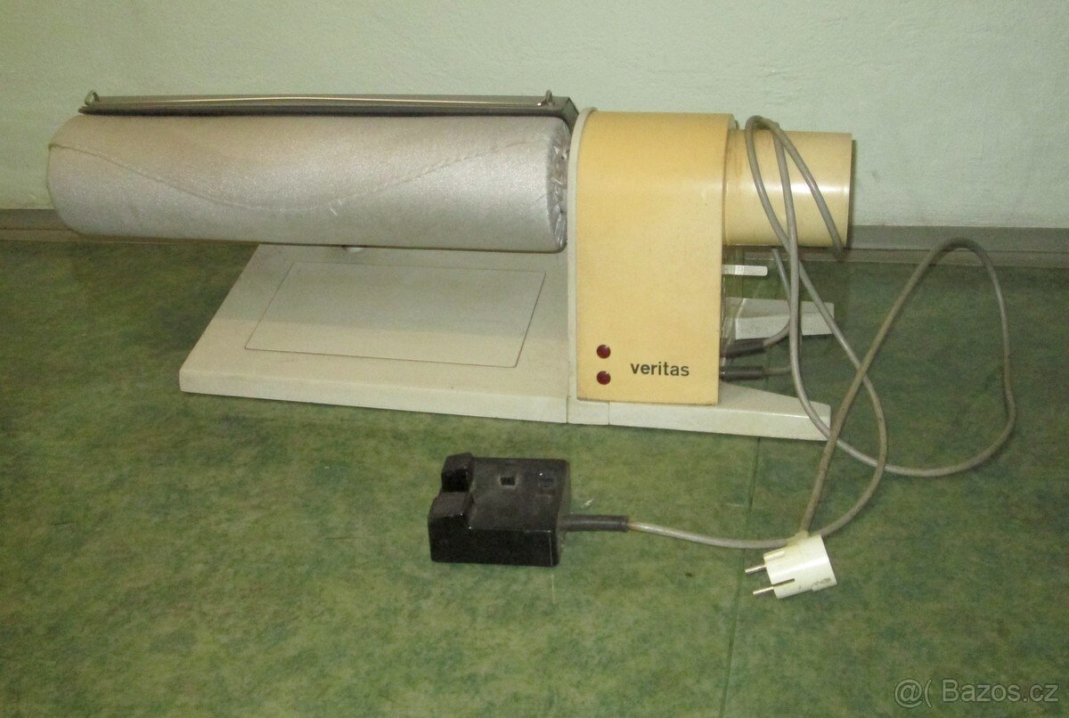 Šikovný stolní mandl Veritas