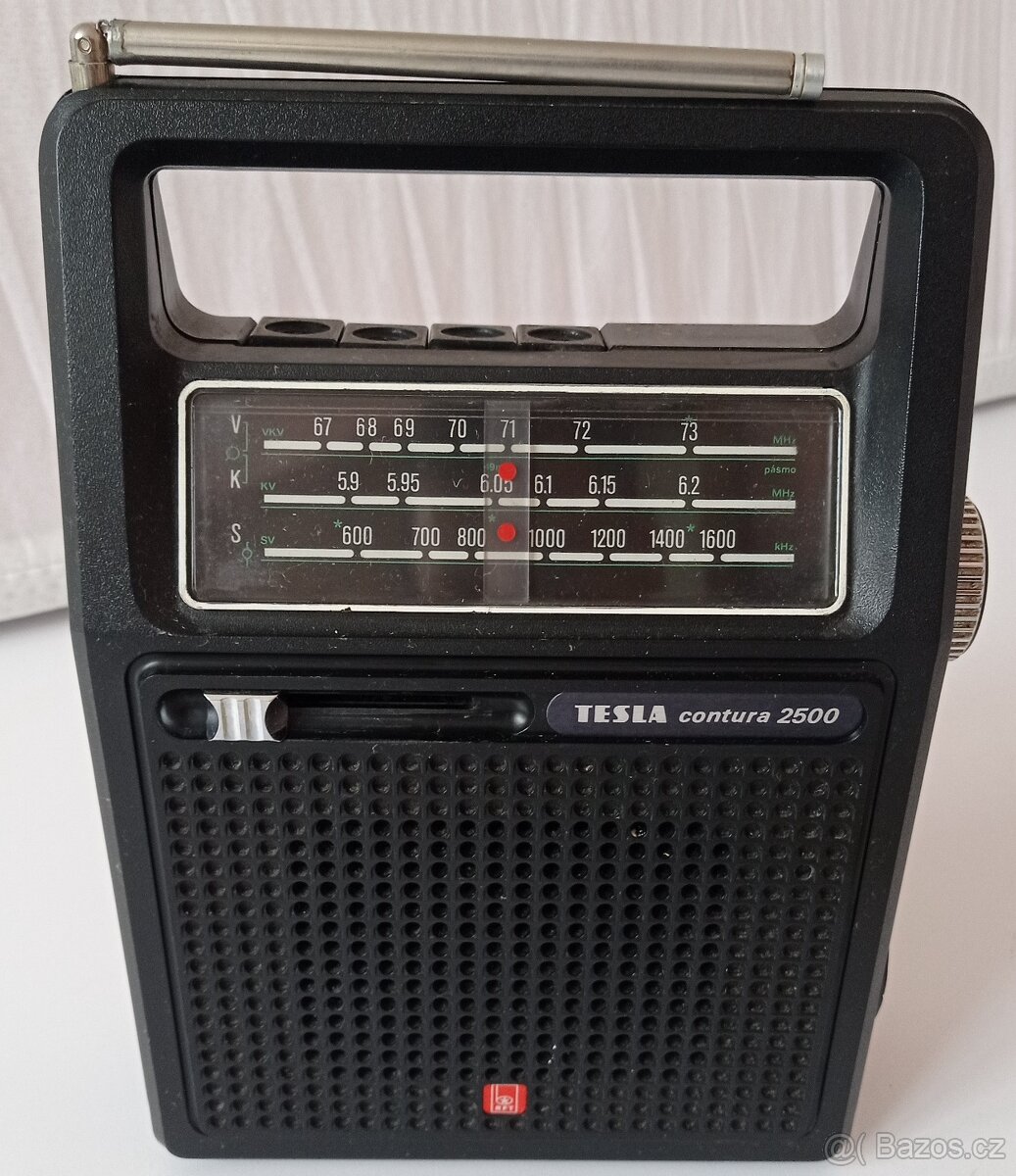 Rádio TESLA Contura 2500
