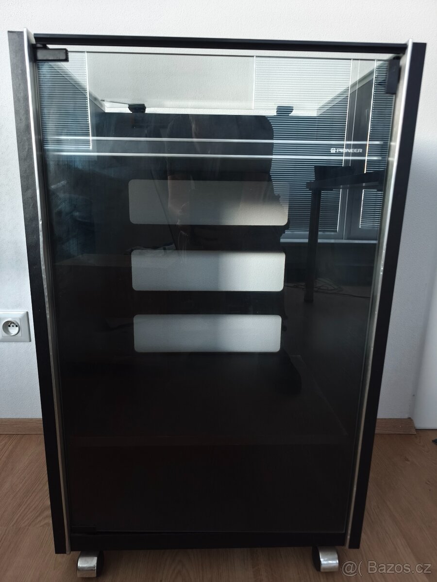 Hi-Fi skříň Pioneer