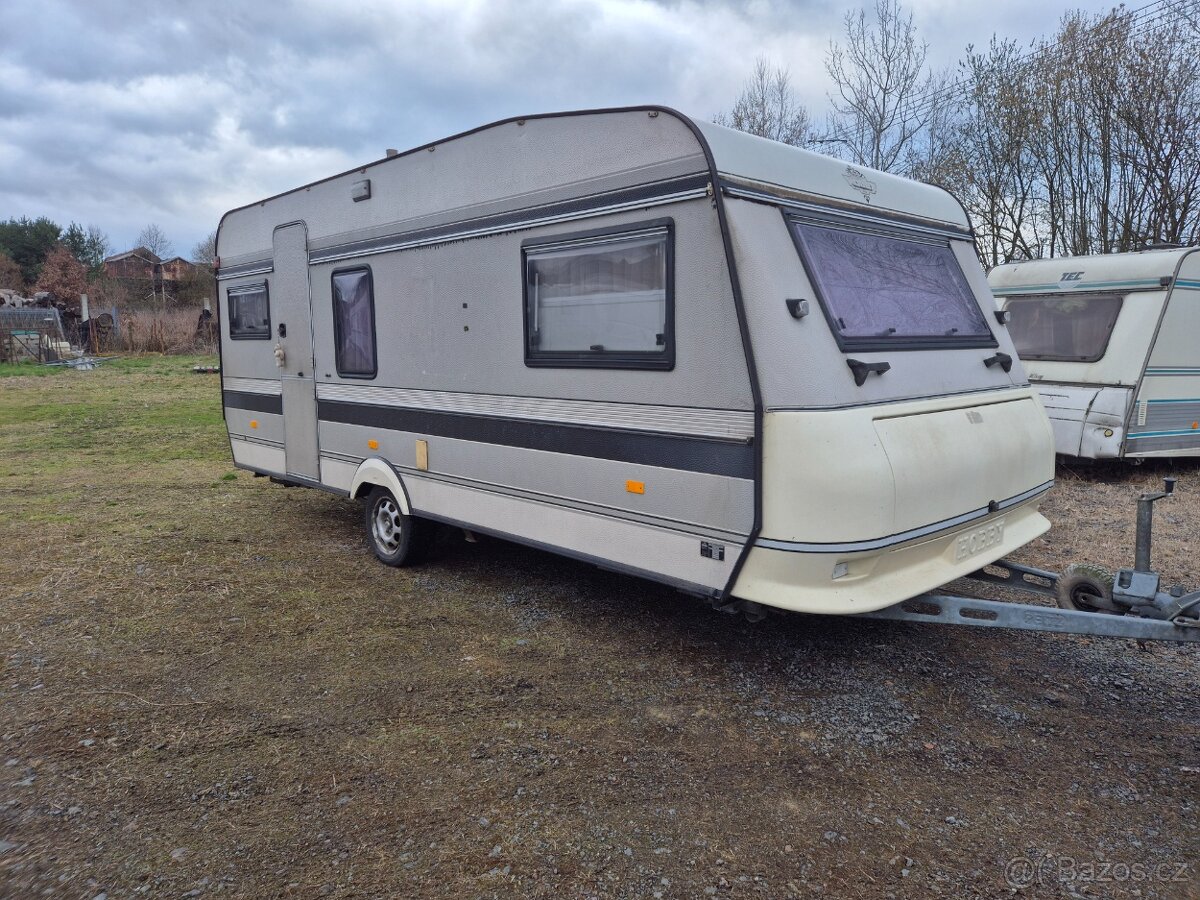 Karavan Hobby 545