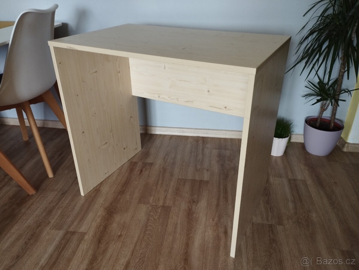Univerzální stolek