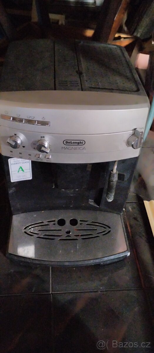 Kavovar DeLonghi
