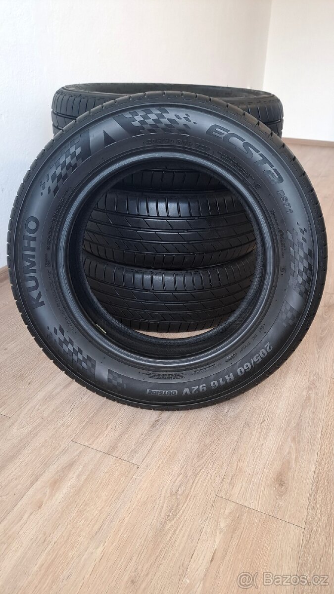 205 60 16 KUMHO ECSTA PS 71