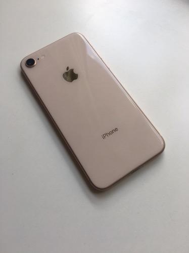 Prodám iPhone 8