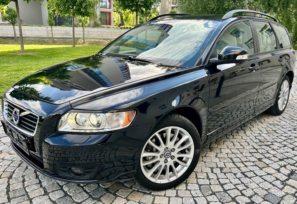 VOLVO 2.0D3 110KW 5VÁLEC MANUÁL KUŽE-XENON-NAVI-VYHŘEV