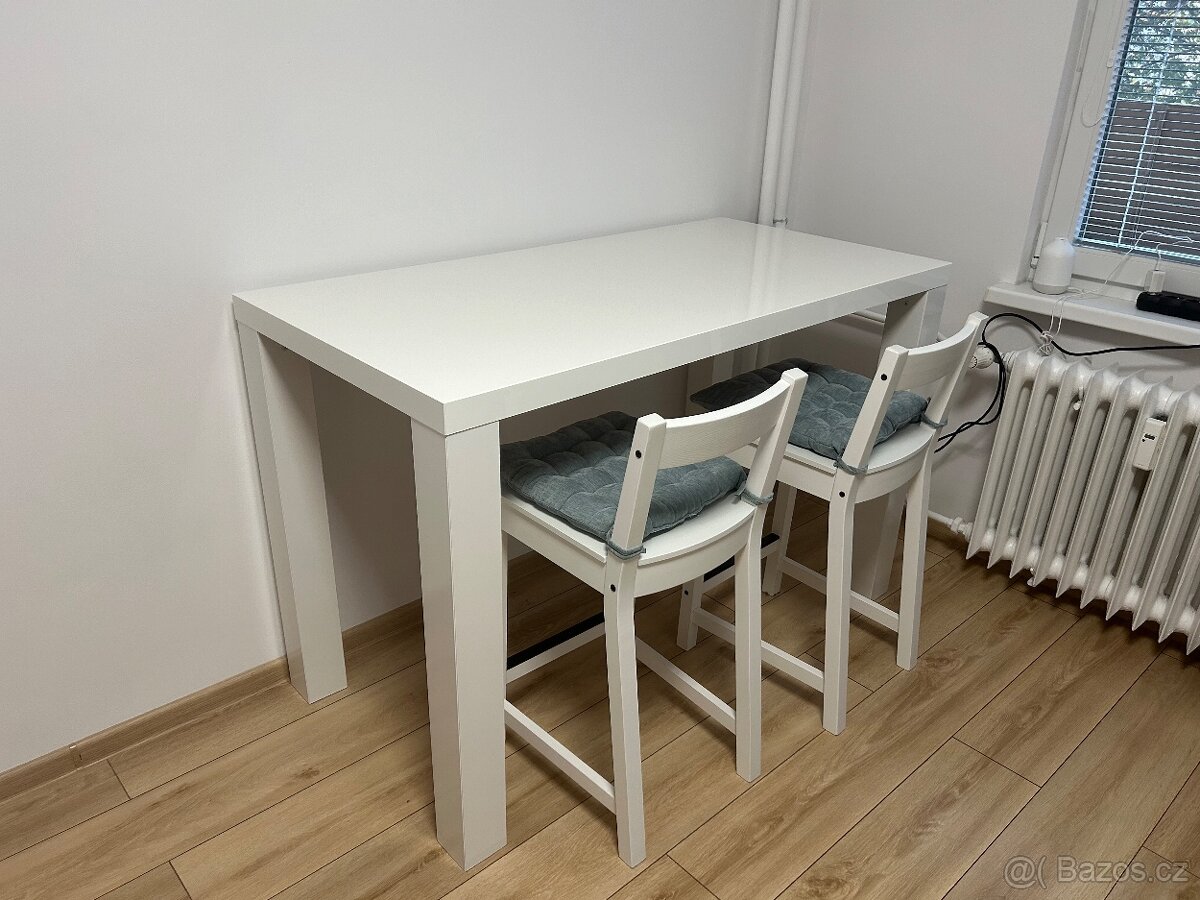 prodám jídelní stůl + 2 židle