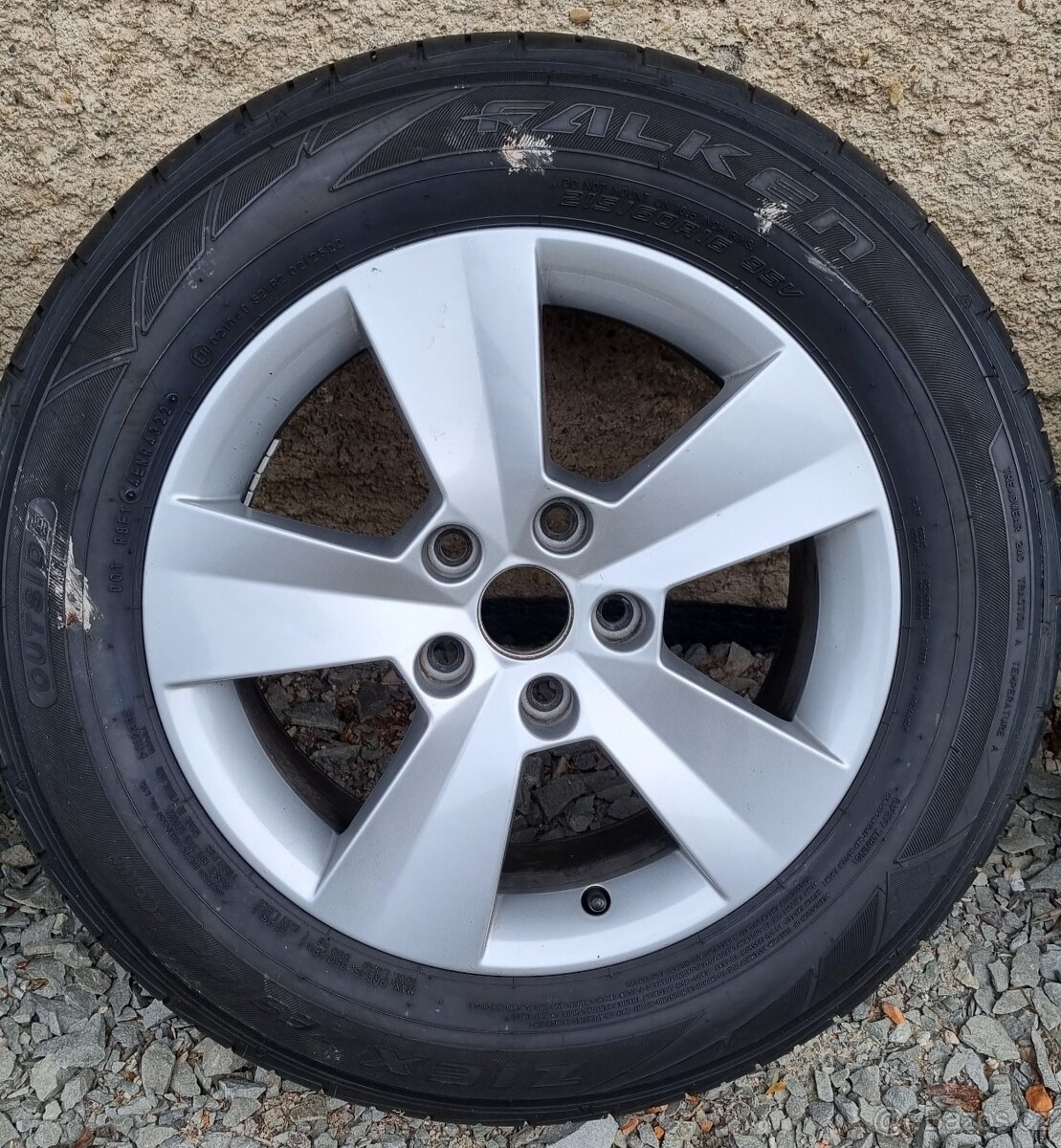 Alu disky škoda + Letní pneu falken 215 /60/ 16