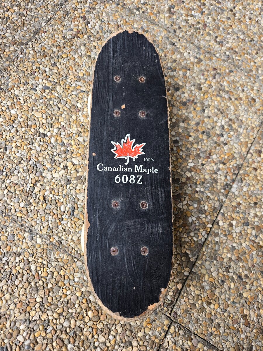 Prodám skateboard Canadian Maple 608Z.